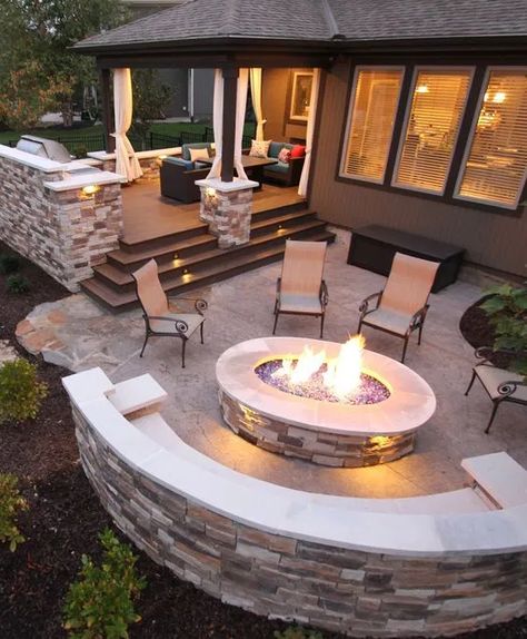 5 Practical Feng Shui Tips to Invite Positive Vibes Into Your Home - Beauty and the Mist Design Per Patio, Kleiner Pool Design, Fire Pit Seating Area, Fireplace Outdoor, Backyard Ideas For Small Yards, Outdoor Fire Pit Designs, Concrete Patios, Patio Pergola, Patio Deck Designs