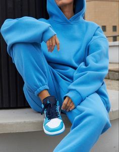 Blue Hoodie Outfit, Sweatsuit Outfits, Hoodie And Pants, Classy Winter Outfits, Blue Sweatpants, Baggy Clothes, Cute Lazy Outfits, Lazy Outfits, Tomboy Style Outfits