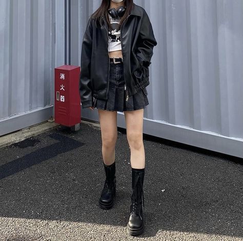 Garage Rock Outfit, Y2k Jacket Outfit, Egirl Outfits Aesthetic, Y2k Acubi, Clothing Y2k, Slay Outfits, Rock Outfits, 가을 패션, Korean Outfits