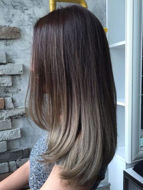 Mushroom Brown Sombré Brown Ombre Hair Color, Grey Ombre Hair, Straightening Hair, Straight Hairstyles Medium, Short Ombre Hair, Hair Color Chocolate, Brown Ombre Hair, Layered Hairstyles, Vlasové Trendy