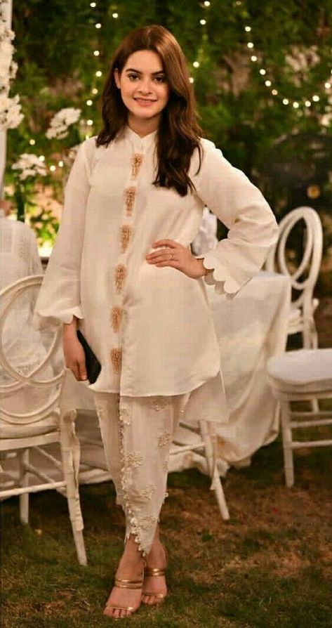 Dhoti Salwar, Minal Khan, Pakistani Formal Dresses, Pakistani Fashion Casual, Pakistani Dresses Casual, Pakistani Fashion Party Wear, Salwar Kamiz, Sleeves Designs For Dresses, Simple Pakistani Dresses