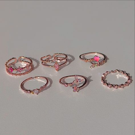 ☀️Summer Ring Set Giveaway! 🌸 Do you usually wear silver or rose gold jewelry? We‘re celebrating the sunny season with a special giveaway! Win a stunning set of our new rings in rose gold or silver, perfect for your summer look ❤️ To enter: 1. Follow us: @abbott_atelier 2. Comment below and tell us if you prefer silver or rose gold jewelry. 3. Like this post. 4. Tag your friends for more entries (optional). We’ll choose one lucky winner from each team rose gold and team silver, who will re... Rose Gold Jewelry Aesthetic, Aesthetic Rings, Summer Rings, Softgirl Aesthetic, Sunny Season, Small Rose, Choose One, Rose Gold Jewelry, Tag Your Friends