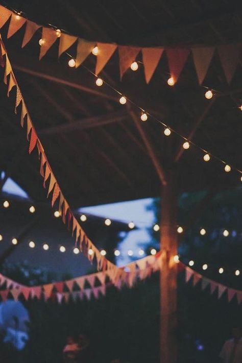 Outdoor Party Lighting, Country Party, Dream Dream, Rustic Party, Countryside Wedding, Outdoor Event, Vintage Party, French Countryside, Party Lights