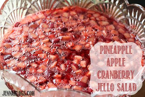 Easy Jello Recipes, Cranberry Jello Salad, Raspberry Jello, Jello Mold Recipes, Congealed Salad, Cranberry Jello, Jello Desserts, Cranberry Salad, Jello Salad