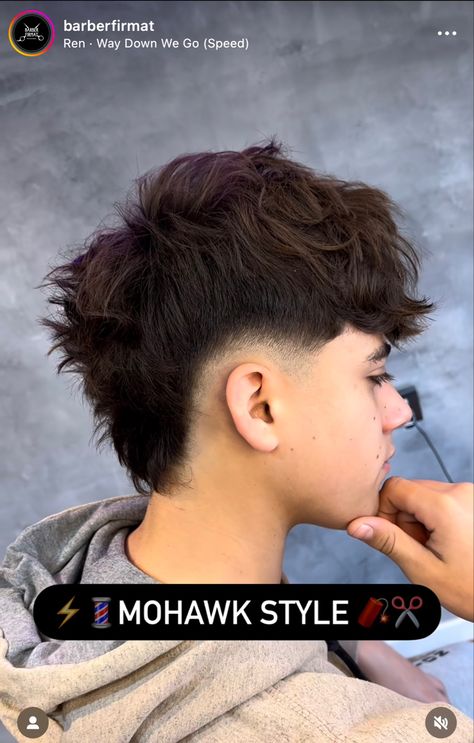 Potong Rambut Mullet, Mohawk Men Hairstyles, Mohawk Fade Boys, Mullet Hairstyle Boys, Asian Mohawk, Jay Jo Haircut, Mullet Mohawk, Taper Fade Long Hair, Mohawk Fade