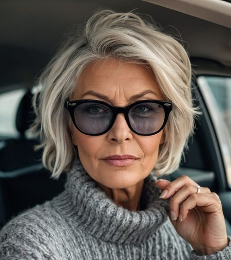 Short Haircuts for women over 50 That'll Freshen Up Your Look Haircuts For Women Over 50, Chin Length Hair, Short Haircuts For Women, Messy Short Hair, Trendy Short Haircuts, Bob Hairstyles For Fine Hair, Mom Hairstyles, Haircuts For Medium Hair, Haircuts For Women