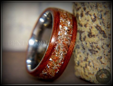 Bentwood Ring - Padauk Wood on Surgical Grade Stainless Steel Core with Amber, Bronze and Silver Glass Inlay. Handcrafted wood rings for wood wedding bands, wood wedding rings, wood engagement rings,w Wooden Rings Diy, Padauk Wood, Wood Engagement Ring, Wooden Rings Engagement, Wooden Wedding Ring, Bentwood Rings, Wood Wedding Ring, Leather Jewels, Wood Wedding Band