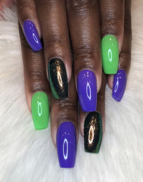 Purple Black And Green Nails, Black Purple Green Nails, Halloween Nails Green And Purple, Purple And Green Nails Halloween, Halloween Nails Purple And Green, Green And Purple Nails Ideas, Purple And Green Halloween Nails, Purple Green Nails, Green And Purple Nails