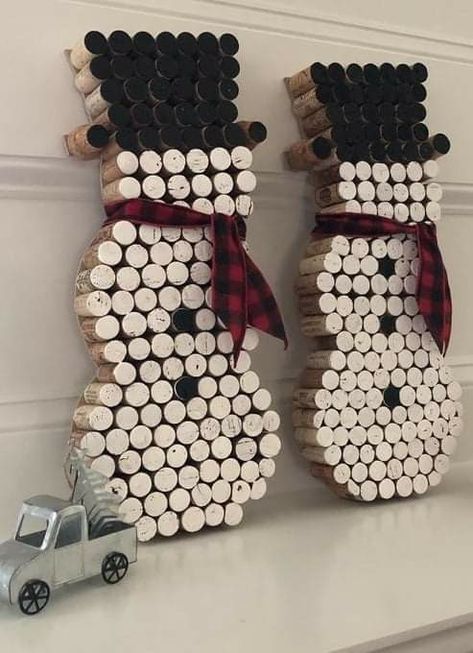 Wine Cork Snowman, Cork Snowman, Wine Cork Crafts Christmas, Cork Crafts Christmas, Cork Christmas Trees, Diy Cork, Cork Crafts Diy, Wine Cork Projects, Wine Cork Diy Crafts