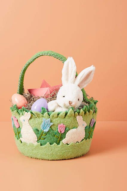 Anthropologie Felted Wool Easter Basket #easter #easterbasket #anthropologie #easterbunny #afflink Unicorn Easter Basket, Simple Easter Baskets, Homemade Easter Baskets, Unique Easter Baskets, Baby Easter Basket, Felted Basket, Easter Basket Ideas, Diy Ostern, Personalized Easter Basket