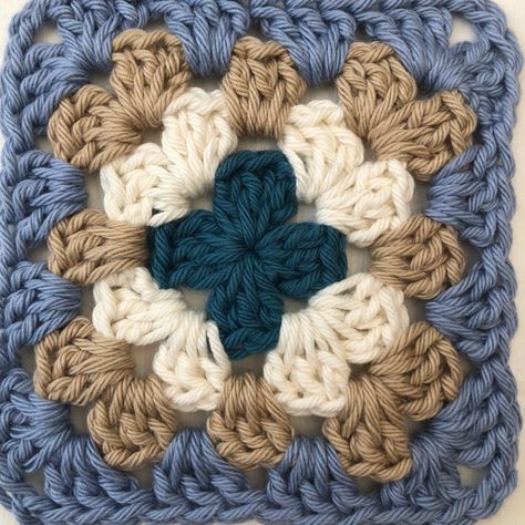 Granny Square Crochet Pattern 3 Color, Patterned Granny Square, How To Combine Granny Squares, Traditional Granny Square Pattern, Different Granny Squares, Granys Crochet Squares Free Pattern, Granys Square, Simple Granny Square Crochet Pattern, Granny Square Color Combinations