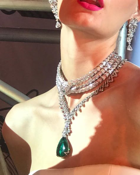 Fashion Consultant - Naty (@natyabascal) posted on Instagram: “Diamonds are forever!!! 💎 Love the Emerald ♥️ Obsessed #diamond #bvlgari #cinemagia #starsinbvlgari #Capri #jewelry” • Jun 14, 2019 at 6:24am UTC Bulgari Jewelry, Dope Jewelry Accessories, Diamonds Are Forever, Bvlgari Jewelry, Fancy Jewelry Necklace, Expensive Jewelry Luxury, Yay Or Nay, Luxe Jewelry, Diamond Jewelry Designs