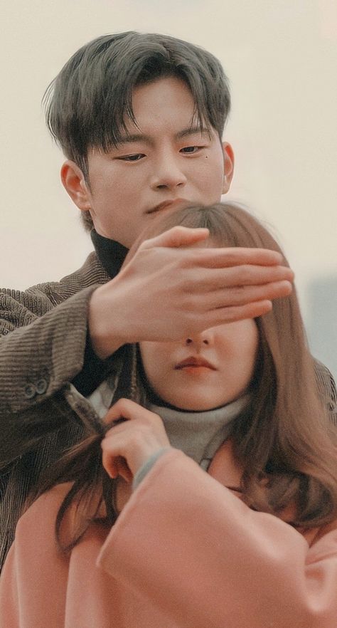 K Drama Couples Pictures, Doom At Your Service Wallpaper Aesthetic, Doom At Your Service Aesthetic, Doom At Your Service Wallpaper, Kdrama Wallpaper Aesthetic, Doom At Your Service Kdrama, Kdrama Lockscreen, Kdrama Pics, Wallpaper Kdrama