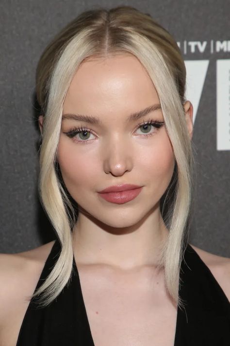 Dove Cameron Before and After: From 2008 to 2020 - The Skincare Edit Dove Cameron Lips, Cameron Hair, Celebrities Before And After, Bright Blonde, Long Lashes, Dove Cameron, Natural Hair Color, Celebrities Female, Celebrity Crush