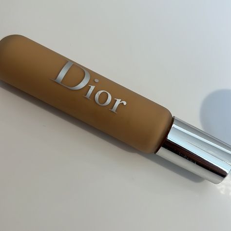 Dior Backstage Concealer 3W Dior Concealer Aesthetic, Concealer Aesthetic, Dior Backstage Concealer, Dior Concealer, Applying Concealer, Dior Backstage, Dream Makeup, Drawer Organization, Makeup Drawer Organization