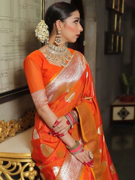 Orange Saree Look, Orange Banarasi Saree, Indian Dress Up, Saree Hairstyles, Trendy Outfits Indian, Indian Sari Dress, Attractive Dresses, Banarsi Saree, New Saree Blouse Designs