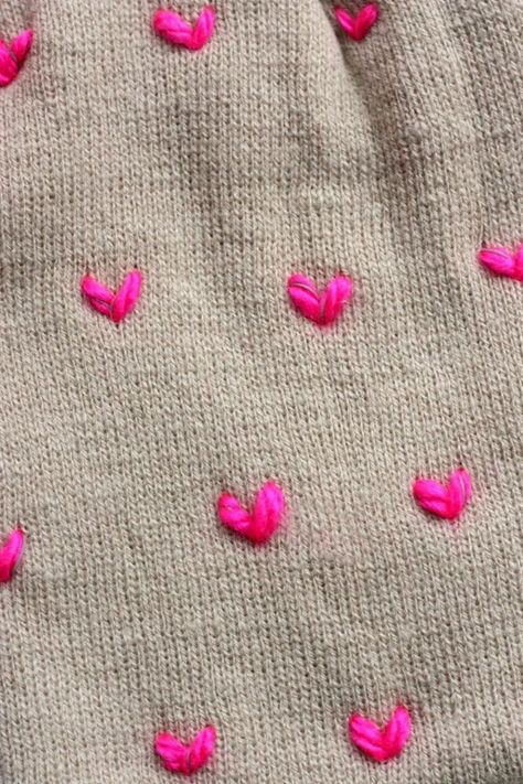 Diy Valentine's Shirts, Valentine Embroidery, Embroidery Hearts, Diy Disney Shirts, Beaded Jewelry Necklaces, Embroidery Tshirt, Diy Sweatshirt, Heart Themed, Stitching Techniques