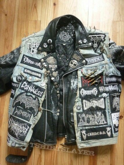 Jacket Jacket Custom Ideas, Grunge Leather Jacket Outfit, Goth Battle Jacket, Battle Jacket Ideas, Alternative Jackets, Denim Battle Jacket, Punk Denim Jacket, Patched Denim Jacket, Ropa Punk Rock