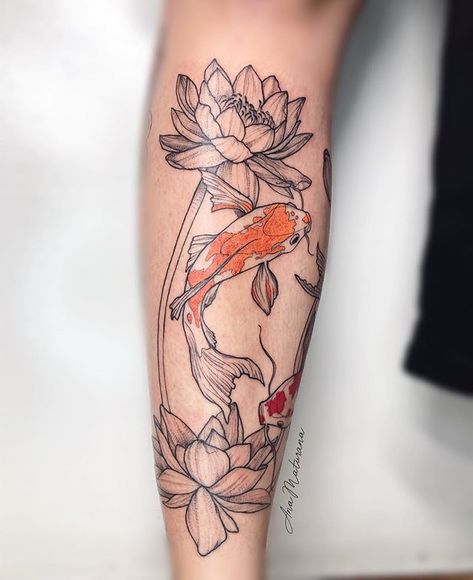 Koi And Lotus Tattoo, Tattoo Fish, Tato Tradisional, Lotus Flower Tattoo Design, Lotus Tattoo Design, Tattoo Thigh, Tattoo Background, Tattoo Chest, Tattoo Back