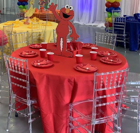 Sesame Street Birthday Party Centerpiece, Elmo Party Centerpieces, Elmo Birthday Centerpieces Ideas, Elmo Themed Birthday Party Decorations, Sesame Street Theme Party, Elmo Bday Party Ideas, Sesame Street Dessert Table Ideas, Sesame Birthday Party, Sesame Street Table Decorations