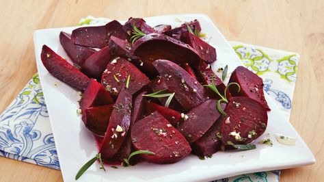 Canned Beets, Lemon Thyme, Beet Recipes, Cooking Healthy, Roasted Beets, Vegan Foodie, Honey Roasted, Healthy Sides, Cayenne Pepper