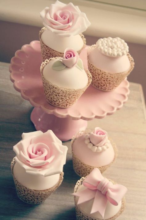 Rose Cupcakes Crazy Cupcakes, Amazing Cupcakes, Rose Cupcake, Rose Cupcakes, Fun Cupcakes, Romantic Roses, 50th Anniversary, Birdy, Cake Ideas