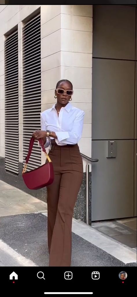 Brown Pants Outfit Business Casual, Jobs Outfits For Women, Brown Dress Work Outfit, Brown Suit Pants Outfit Women, Pastel Monochrome Outfit, Classic Outfits For Black Women, Corperate Girl Outfits, Brown Business Pants Outfit, Business Wear Black Women