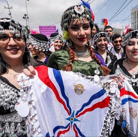 Indigenous Assyrian women in traditional clothing. Assyrian Women, Assyrian Clothing, Women In Traditional Clothing, Eastern Culture, Middle Eastern Culture, Western Asia, Mesopotamia, African Culture, World Cultures