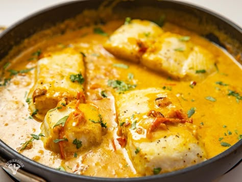 Tasty and easy coconut fish recipe. See a full list of ingredients and macros. Learn how to prepare our recipe easily step by step. Fish Meal Prep, Haddock Recipes, Fit Men Cook, Fish Meal, Coconut Fish, Fish Curry Recipe, Fish Dinner Recipes, Fish Recipes Healthy, Fish Recipe