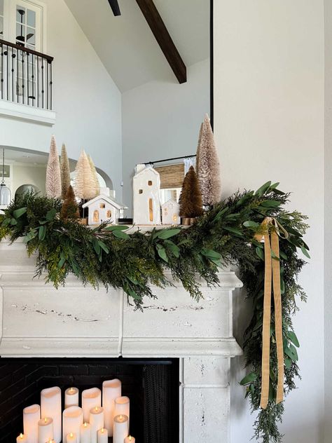 Christmas Mantel Garland, Rustic Christmas Mantel, Christmas Fireplace Mantels, Holiday Mantel Decor, Christmas Decorations Apartment, Neutral Christmas Decor, Christmas Houses, Holiday Mantel, Christmas Mantle Decor