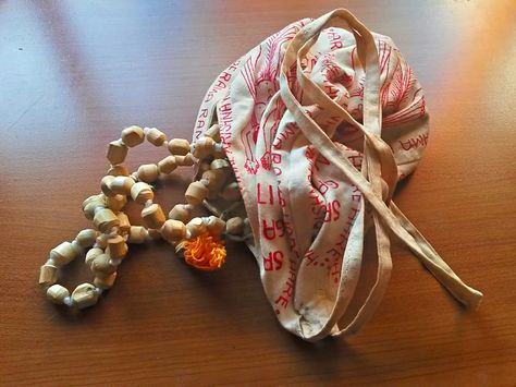 Iskcon wooden chanting beads.  The string of 108 beads are housed in a cotton chanting bag. Nail References, Hari Om, Mata Rani, Sanatana Dharma, Saree Photoshoot, Indian Aesthetic, Krishna Pictures, 108 Bead, Radhe Krishna