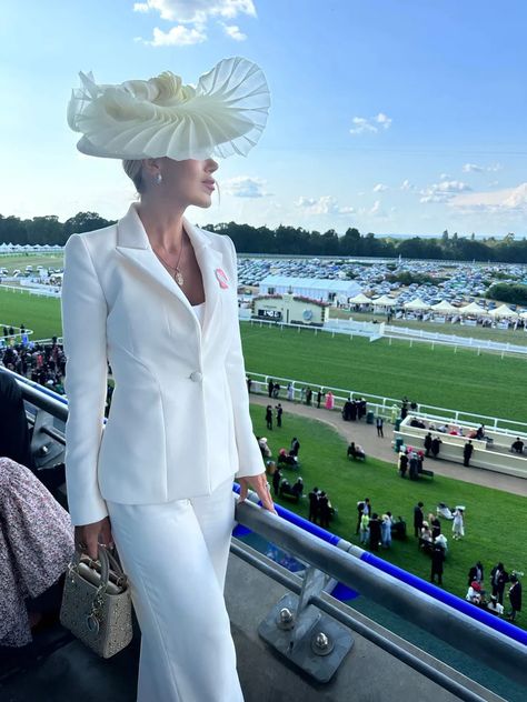 The Breeders' Cup Edit – Jane Taylor London Ladies Day At The Races Outfit, Horse Race Outfit, Royal Ascot Fashion, Melbourne Cup Fashion, Ascot Outfits, Fascinator Hats Outfit, Kentucky Derby Outfit, Derby Attire, Race Day Fashion