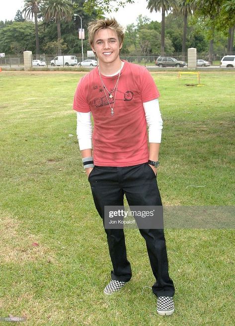 Jesse Mccartney 2005, Early 2000s Boys Fashion, 2000s Guys Fashion, 2000s Male Fashion, Hsm Costumes, Early 2000s Fashion Men, 2000s Outfits Men, 2000s Mens Fashion, 2000s Boys Fashion