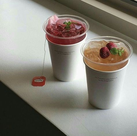 iced fruit tea slurp drink aesthetic yummy delicious looking mouthwatering soft minimalistic korean cute kawaii g e o r g i a n a : m u n c h   &   s l u r p Korean Cafe, Pretty Drinks, Cafe Menu, Cafe Food, Pretty Food, Cute Food, Yummy Drinks, Aesthetic Food, Love Food