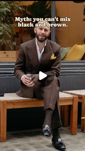 Brown Linen Suit, British Aristocracy, I Love Black, Open Season, Ivy Style, Love Black, A Color, Color Combination, Men's Style