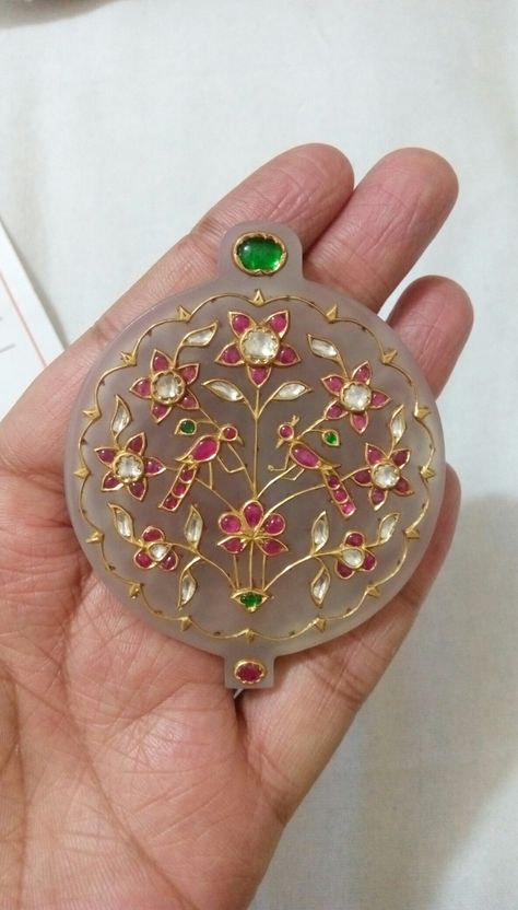 Gold and Polki work on jade( yashabh) pendant Mughal Ring, Meenakari Jewellery, Mughal Jewelry, Vintage Indian Jewelry, Jewelry For Brides, Fancy Jewelry Necklace, Antique Jewellery Designs, Gold Jewelry Simple Necklace, Antique Bridal Jewelry