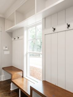 Red Oak Hardwood, Mud Room Entry, Mudroom Lockers, Bench Mudroom, Mudroom Entryway, Mudroom Decor, Mudroom Laundry Room, Mud Room Storage, Mudroom Design