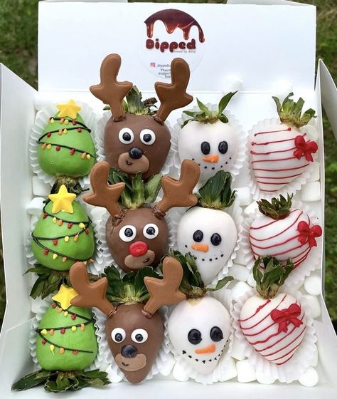 Edible Arrangements Christmas, Christmas Tree Strawberries, Christmas Light Chocolate Covered Strawberries, Christmas Theme Strawberries, Dipped Strawberries Christmas, Chocolate Covered Strawberries Thanksgiving Theme, Grinch Strawberries Chocolate, Santa Chocolate Covered Strawberries, Reindeer Strawberries