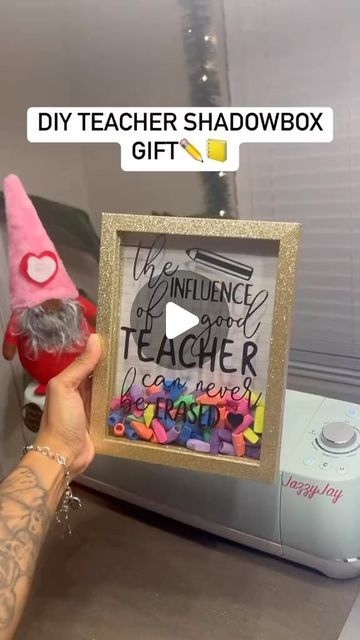 Diy Teacher Gifts With Cricut, Shadow Box For Teachers Gifts, Teacher Appreciation Gift Box Ideas, Diy Teacher Gift Ideas, Cricut Gift For Teachers, Circuit Teacher Gifts, Appreciation Teacher Gifts Ideas, Cricut Explore 3 Ideas, Teacher Shadow Box Ideas Diy