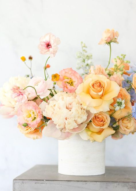 Pastel Wedding Flowers, Whimsical Flower, Pastel Wedding, Pastel Flowers, Wedding Flower Arrangements, Wedding Mood, Arte Floral, Deco Table, Floral Centerpieces