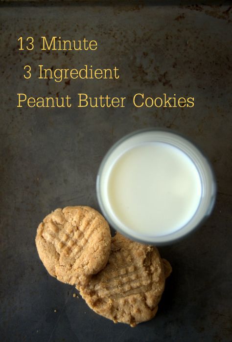 13 Minute, 3 Ingredient Peanut Butter Cookies - SO easy, SO fast and oh SO good! Three Ingredient Peanut Butter Cookies, 3 Ingredient Peanut Butter Cookies, Popular Desserts, Peanut Butter Cookie Recipe, Peanut Butter Recipes, Three Ingredient, Yummy Sweets, 3 Ingredient, Peanut Butter Cookies