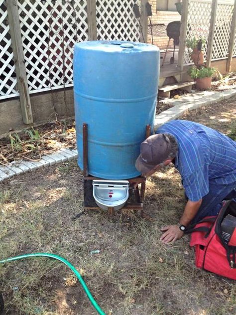 Sheep Water Trough, Water Trough For Goats, Livestock Water Trough Ideas, Sheep Feeders Ideas, Pig Water Trough, Goat Water Trough, Goat Waterer Ideas, Goat Water, Horse Water Trough