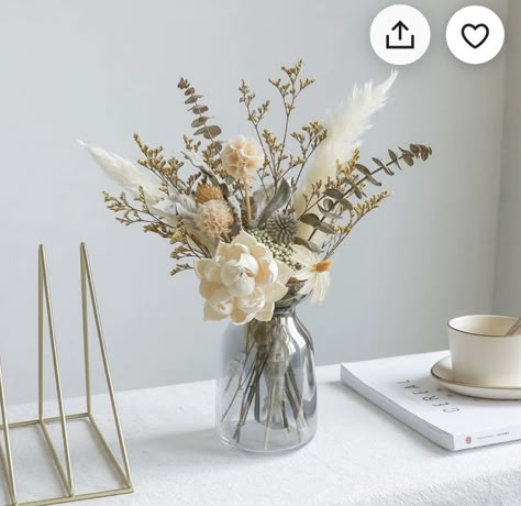 Dried Flower Centerpiece Simple, Dry Flower Table Setting, Boho Bridal Shower Flower Centerpieces, Dried Flower Arrangements Vase Centerpieces, Vase And Flowers Decoration, Flower Decor For Home, Neutral Floral Arrangements For Home, Home Floral Arrangements Decor, Simple Dried Floral Centerpieces