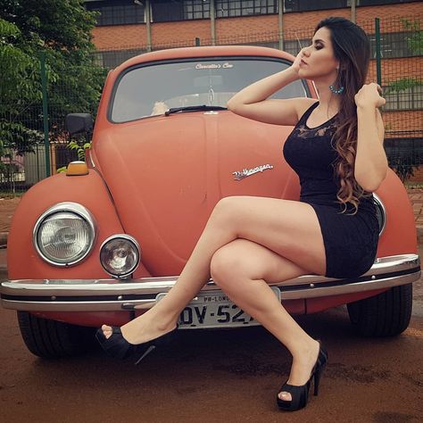 254 Likes, 6 Comments - @dayanefabricio on Instagram Classic Volkswagen Beetle, Classic Volkswagen, Vw Beetle Classic, Vw Vintage, Vw Van, Brunette Girl, Vw Volkswagen, Vw Bug, Vw Beetles