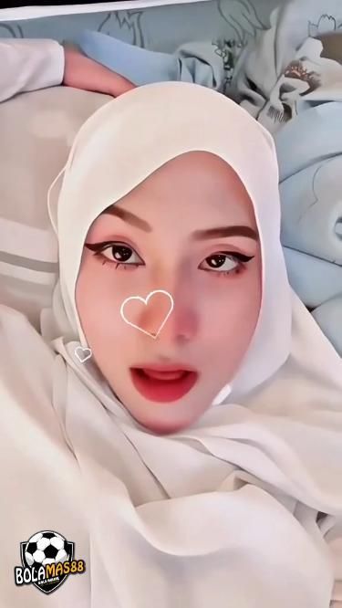 Different Types Of Haircuts, Types Of Haircuts, 4k Gaming Wallpaper, Girl Anatomy, Foto Cewek Hijab Aesthetic, Hijab Teen, My Daily Life, Hijab Trends, Hijab Aesthetic