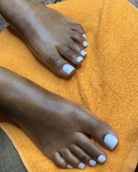 White Toes Pedicure Black Women, Toe Nails For Dark Skin, Black Feet Pedicure, White Toes Black Women, Toe Nail Colors For Dark Skin, Pedicure Black Women, White Gel Pedicure, Nails Dark Skin, Dark Skin Nail Polish