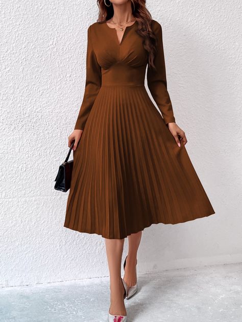 A Line Fall Dresses, Long Brown Dress Outfit, Vestidos Color Cafe, A-line Dresses, Vestido Marron Outfit, Coffee Brown Dress, Womens Fall Dresses, Dresses In Winter, Coffee Dress