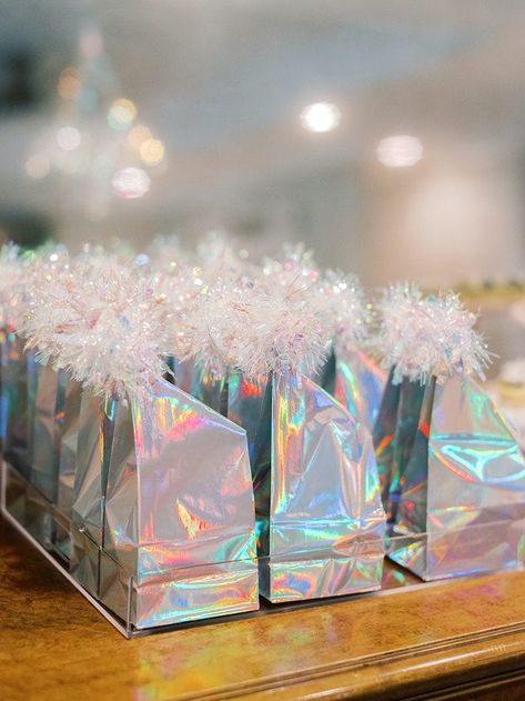 Frozen Elegant Party, Diy Frozen Party Favors, Frozen Birthday Favors Ideas, Frozen Party Favor Ideas, Pink Frozen Birthday Party, Elsa Party Favors, Frozen Bday Party Ideas, Frozen Third Birthday Party, Frozen 3rd Birthday Party