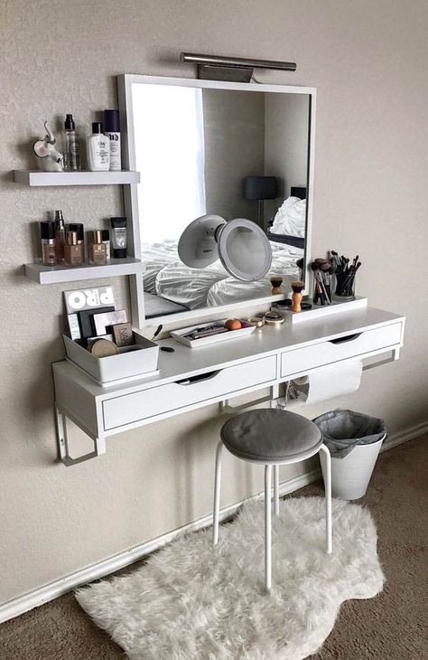 Best Vanity Ideas for small bedrooms #vanity #bedroom #vanitybedroom #makeupvanity #homedecor #decorhomeiedeas Bilik Kecil, Små Rum Lidt Plads, Dressing Table Design, Desain Furnitur Modern, Nail Salon Design, Vanity Room, Ideas Para Organizar, Kraf Diy, Small Bedroom Decor