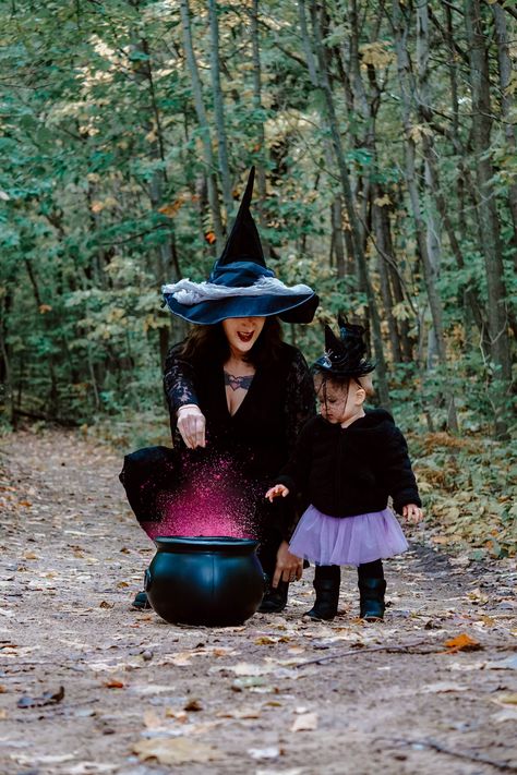 Baby Witch Photoshoot, Mommy And Me Witch Photoshoot, Spooky Pregnancy Photoshoot, Mother Daughter Witch Photoshoot, Witchy Family Photos, Goth Pregnancy Outfits, Witch Gender Reveal, Halloween Maternity Photoshoot, Mother Witch